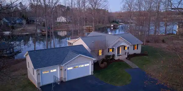 2045 LAKE FOREST DRIVE