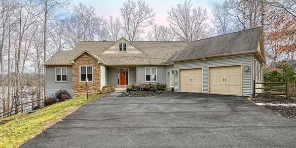 7311 OAKWOOD DRIVE