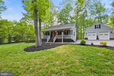 239 OAKWOOD DR