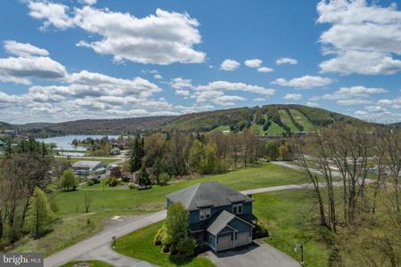 65 NORTHLAKE DRIVE