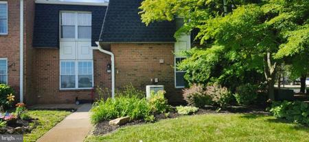 2110 HARBOUR DRIVE