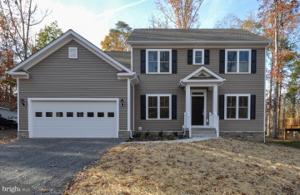 1104 LAKEVIEW PARKWAY