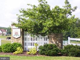 47 LAKEFRONT LINKS DRIVE
