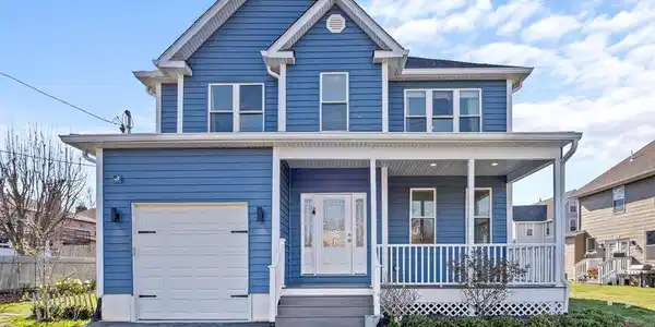 110 HINCKLEY AVENUE