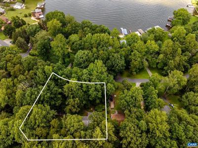 2011 LAKESHORE DR