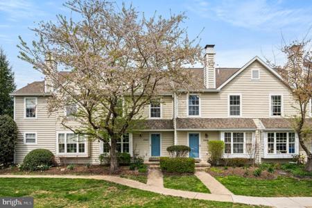2410 MALLARD LANE
