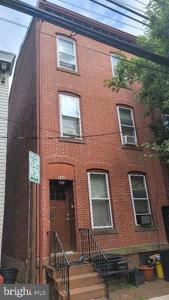 548 CENTRE STREET