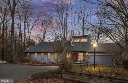 6207 POSSUM TROT COURT