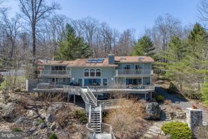 550 LAKE FOREST DRIVE