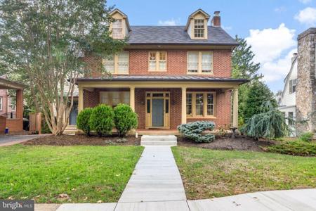 313 COLLEGE TERRACE