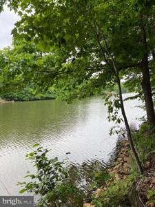 CRESTVIEW RD