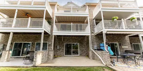 288 LAKE FRONT DRIVE