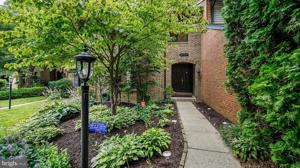 5735 WATERS EDGE LANDING COURT