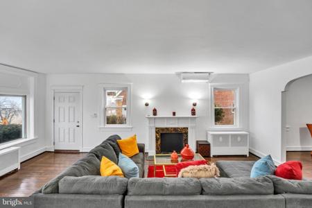 2219 CHESTERFIELD AVENUE