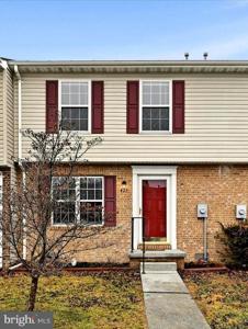 425 SURREY CLUB LANE