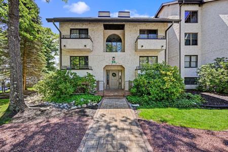 45 MIDLAKE DRIVE