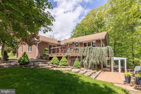 1134 LAKEVIEW DRIVE