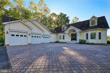 401 LAURELWOOD DRIVE