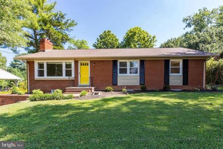 305 STONEWALL DRIVE