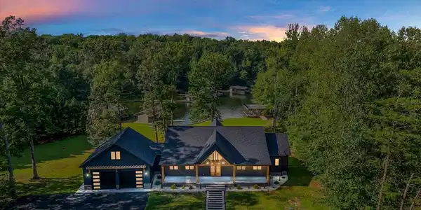 235 SIR WALTER DRIVE