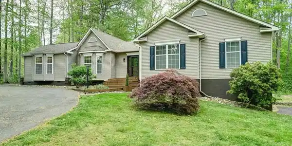 130 OAKLEIGH LANE