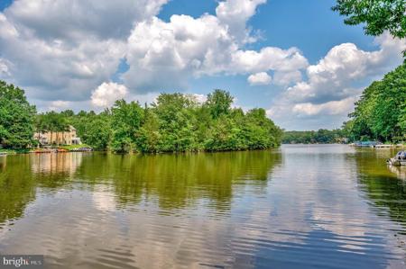 1915 LAKEVIEW PARKWAY