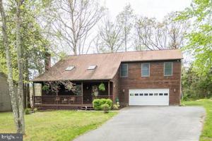 207 FAIRFAX LANE