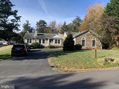 109 FAIRFAX LANE