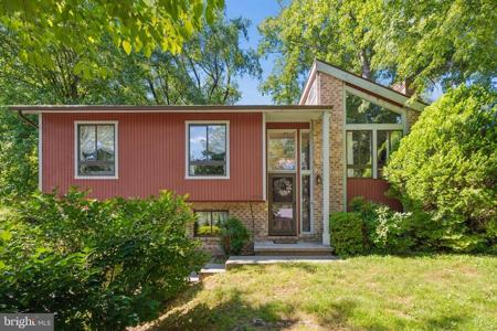 7004 FOX CHASE ROAD