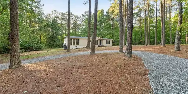 1109 EASTHAM ROAD
