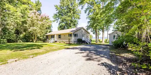 129 SWEETBRIAR LANE