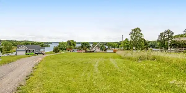 6201 LAKE FRONT WAY