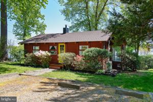 897 N LAKESHORE DRIVE