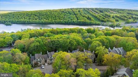 42 MOUNTAINWOODS DRIVE