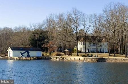 890 TALL PINES DRIVE