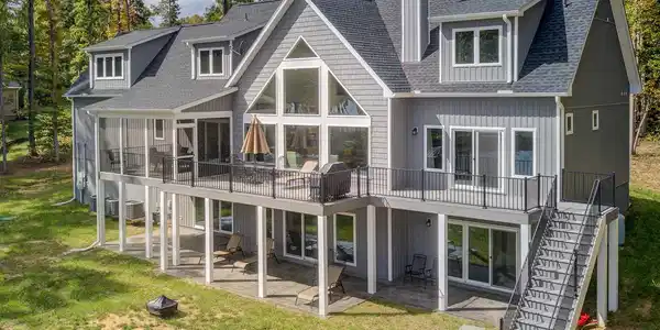 2050 LAKE FOREST DRIVE