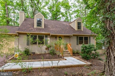 102 EAGLE COURT