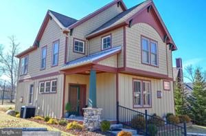 11 TRAILSIDE COURT