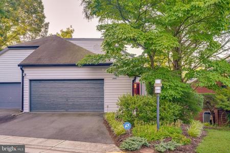 2148 BAY LANE