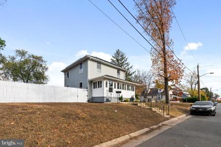 724 PEAR STREET