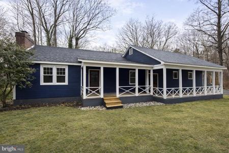 2367 LAKESHORE DRIVE