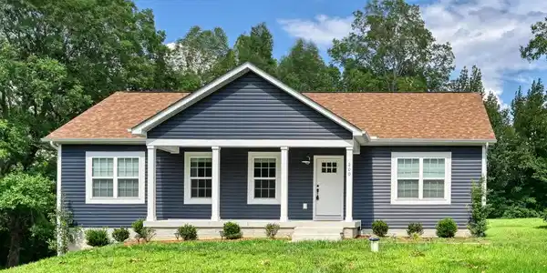 200 SECLUSION SHORES DRIVE