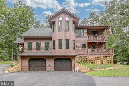 524 WINDWAY LANE