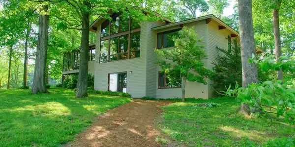 6807 LAKES EDGE WALKWAY