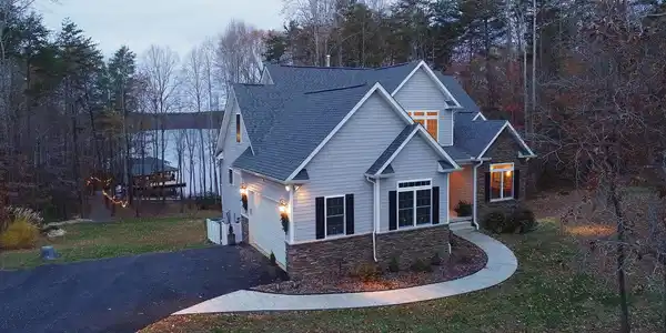 4502 LAKE ANNA COURT