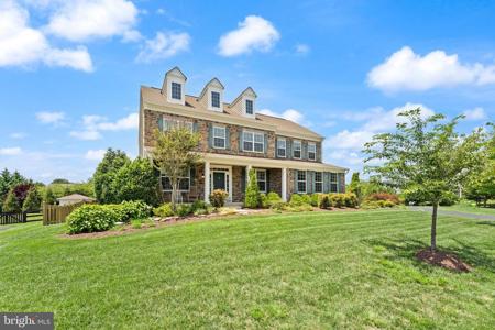 46 STONE OAK PLACE