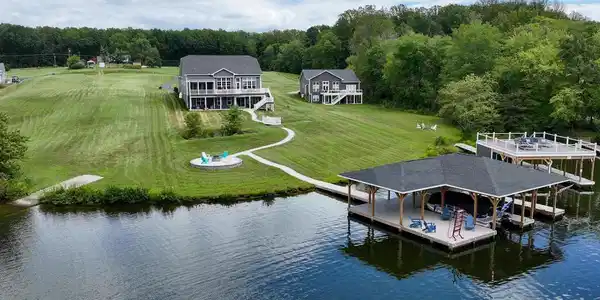 782 FAIRVIEW DRIVE