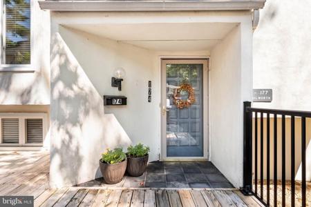 174 KENILWORTH CIRCLE