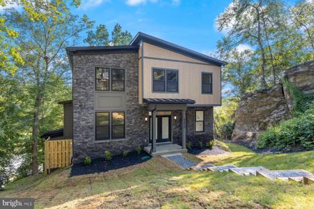 6806 ROCKCREST COURT