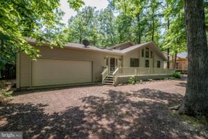 314 WAKEFIELD DRIVE